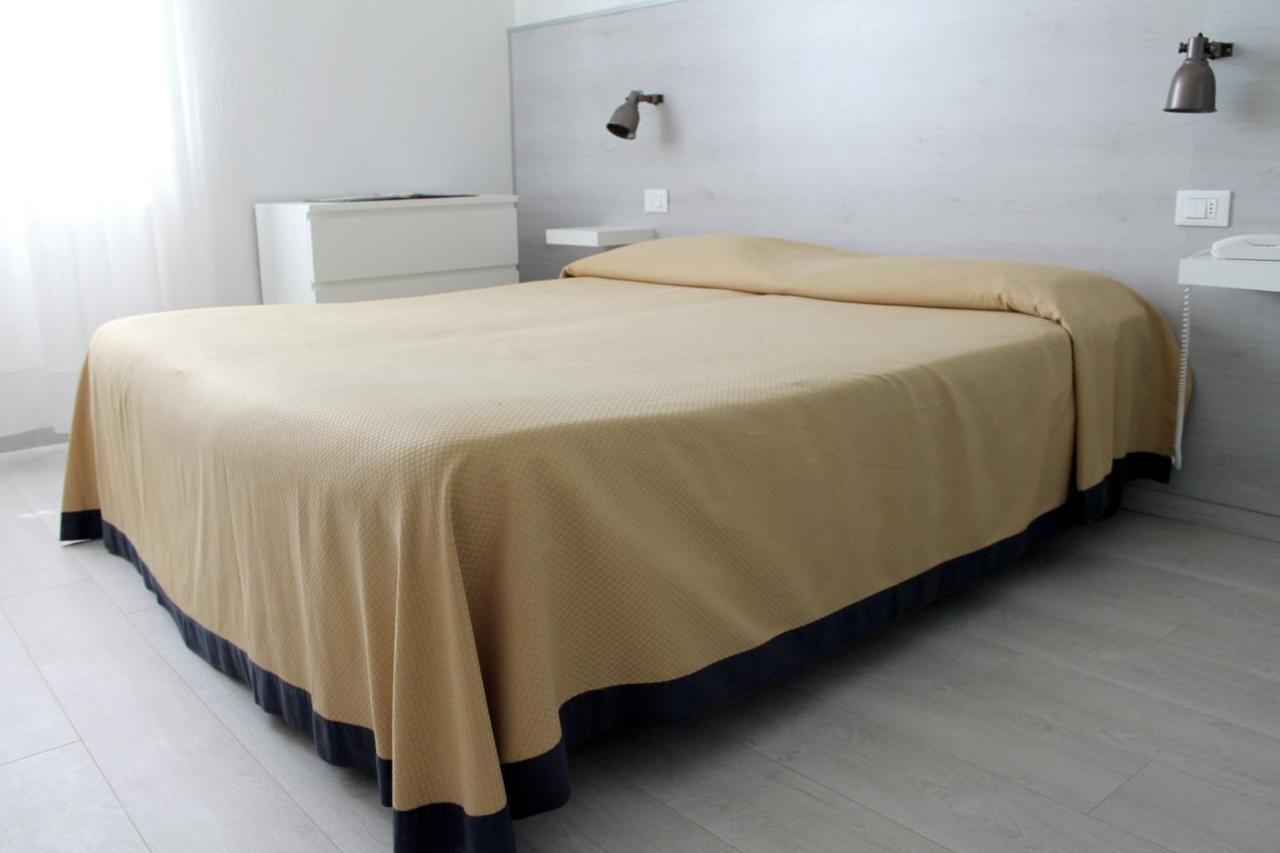 Alba Sul Mare Hotel Camaiore Ruang foto