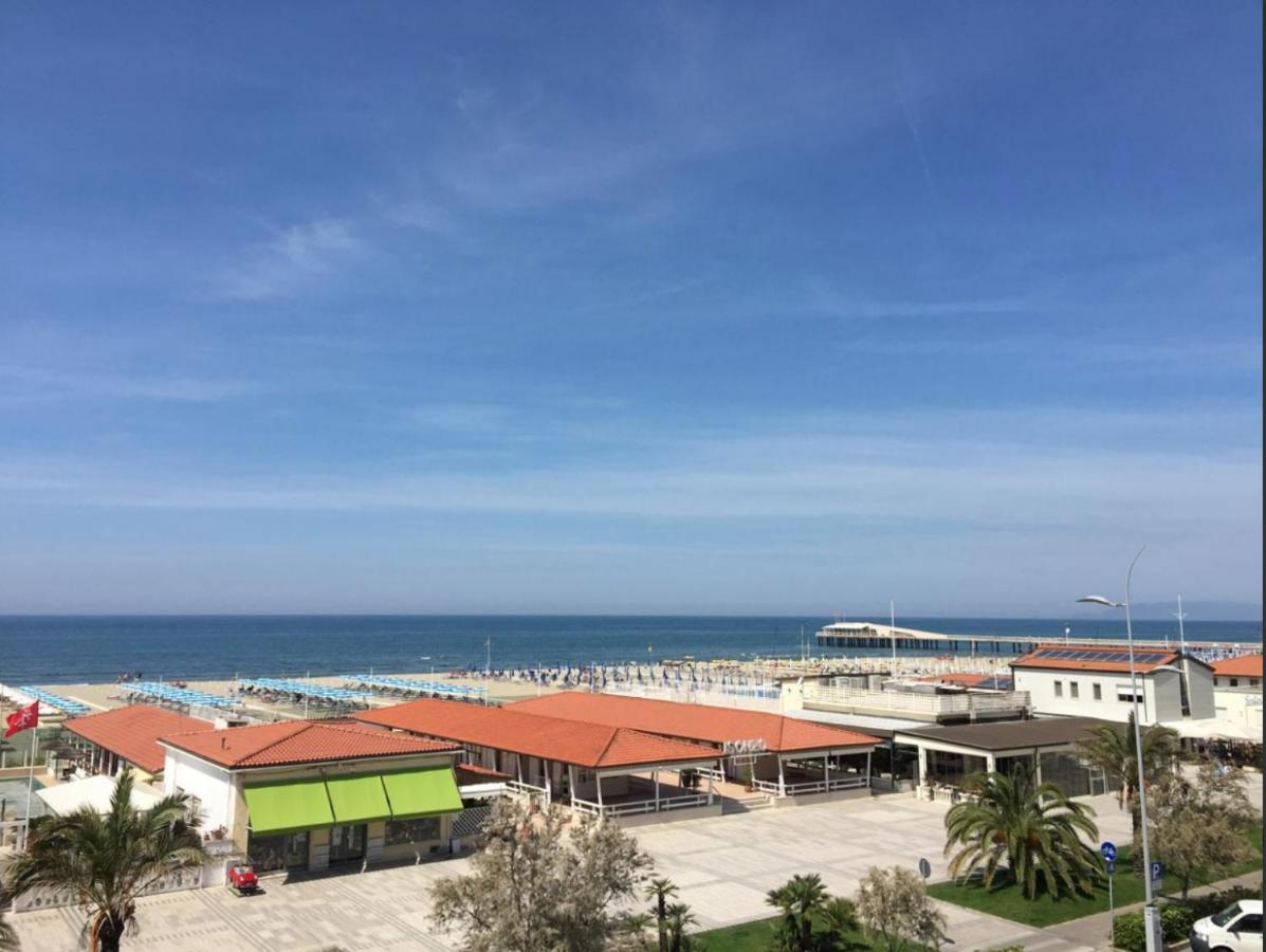 Alba Sul Mare Hotel Camaiore Bagian luar foto