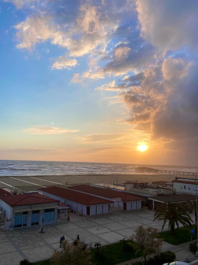 Alba Sul Mare Hotel Camaiore Bagian luar foto