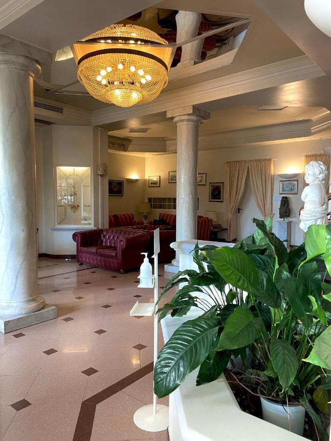 Alba Sul Mare Hotel Camaiore Bagian luar foto