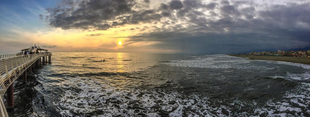 Alba Sul Mare Hotel Camaiore Bagian luar foto