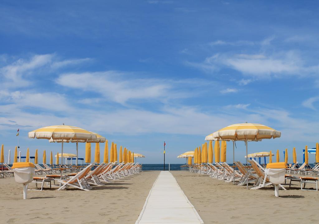 Alba Sul Mare Hotel Camaiore Bagian luar foto