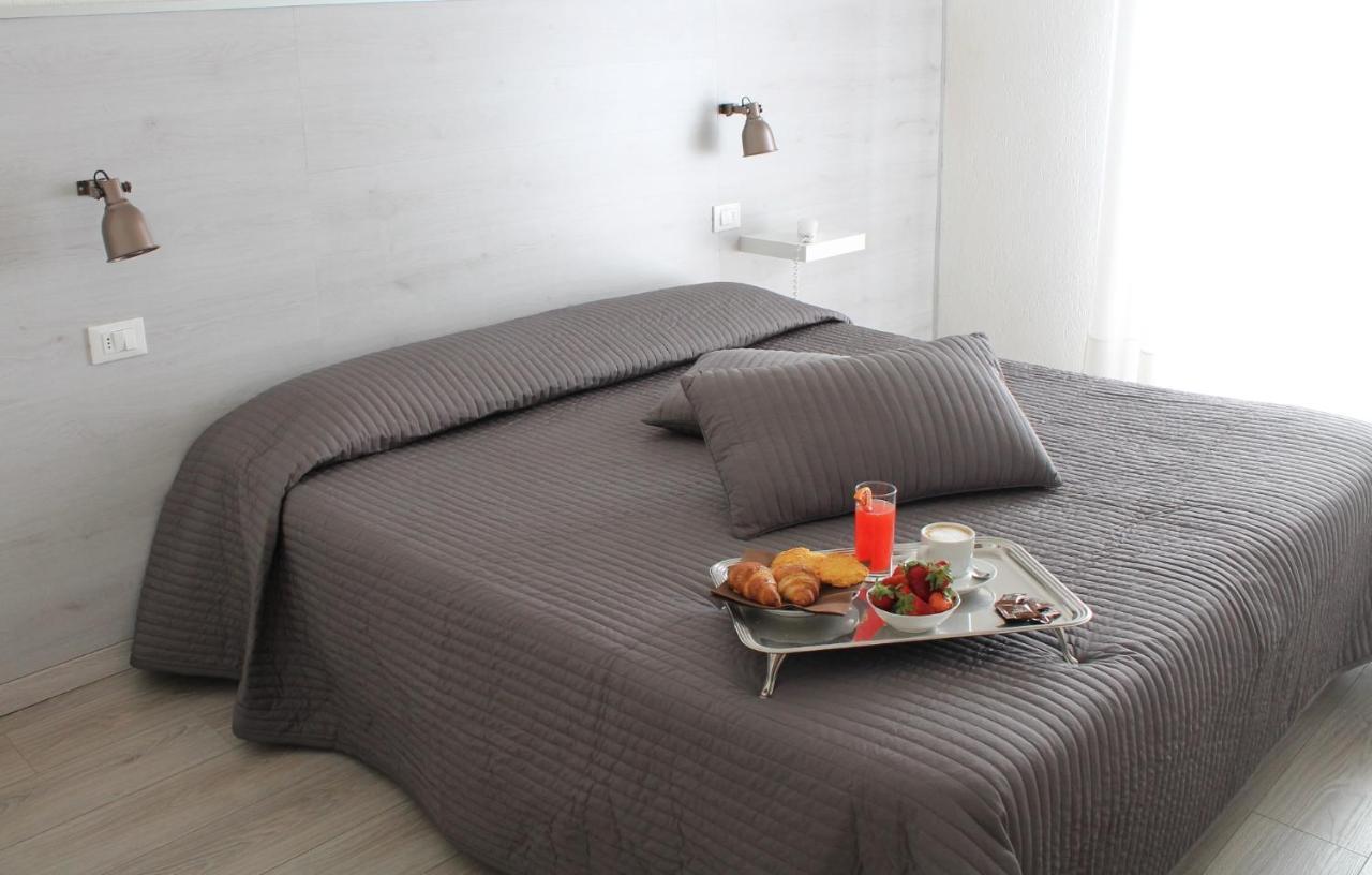 Alba Sul Mare Hotel Camaiore Bagian luar foto