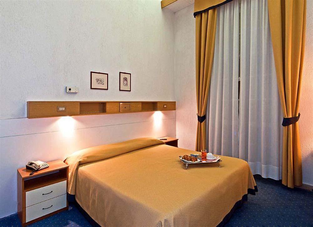 Alba Sul Mare Hotel Camaiore Bagian luar foto